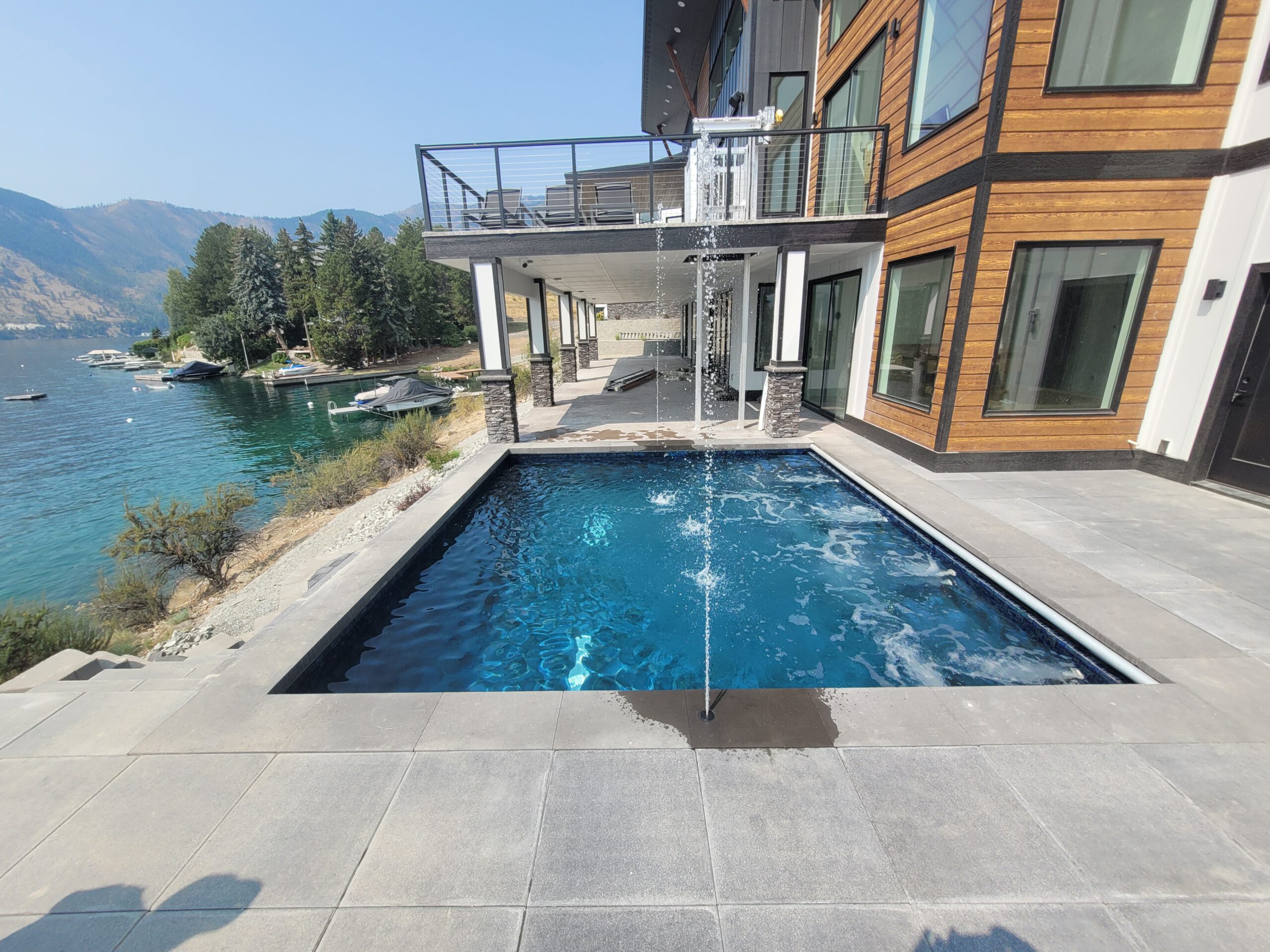 Lake Chelan Pool Views detail 2