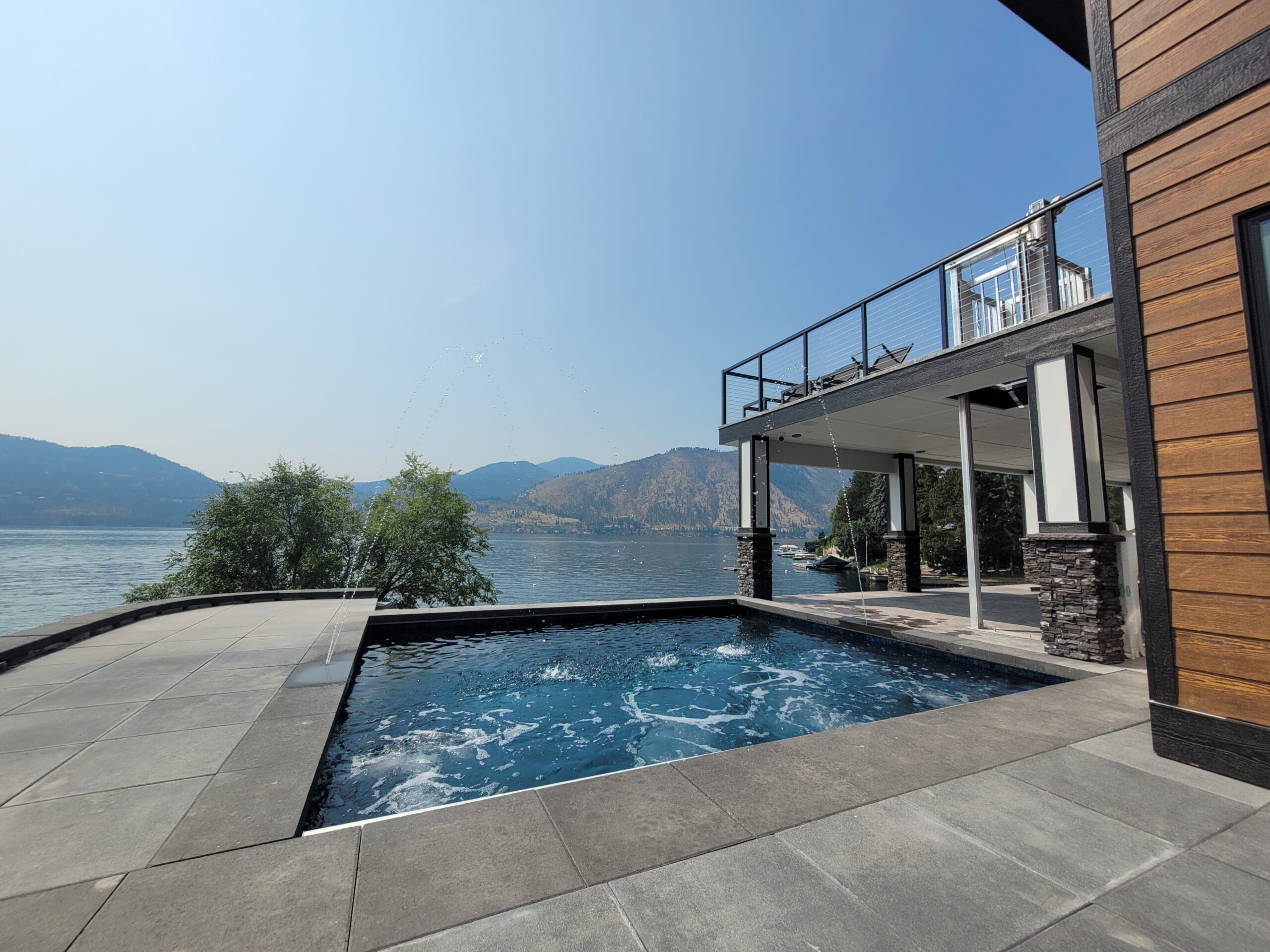 Lake Chelan Pool Views detail 3